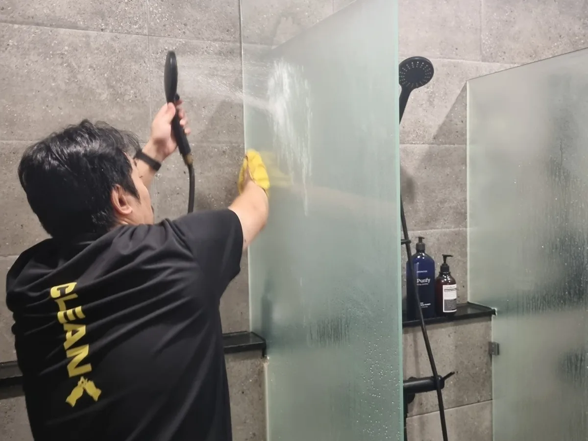 신안군 도초면 헬스장 복도·대기 동선 야간 위생청소 사례 - 행진크린