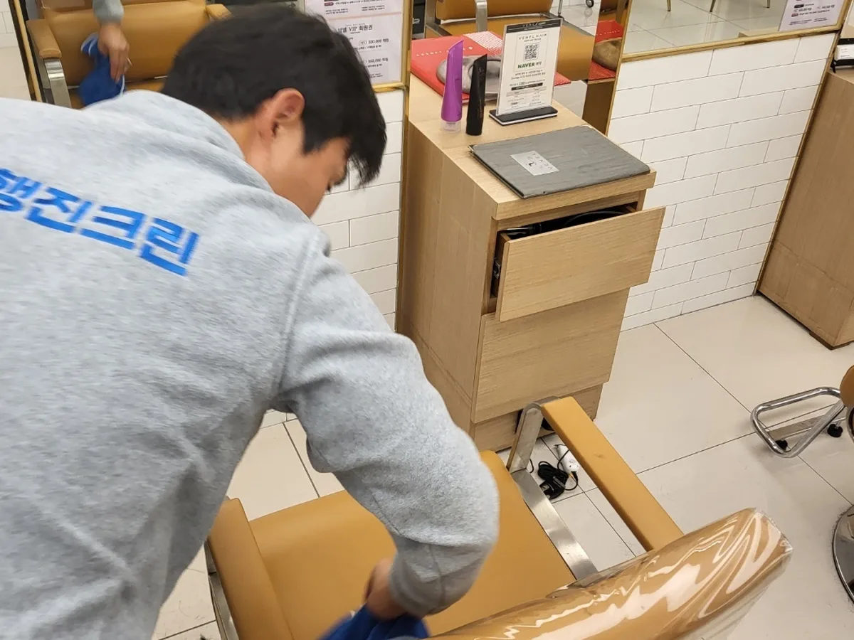 신안군 도초면 미용실 복도·대기 동선 야간 위생청소 사례 - 행진크린