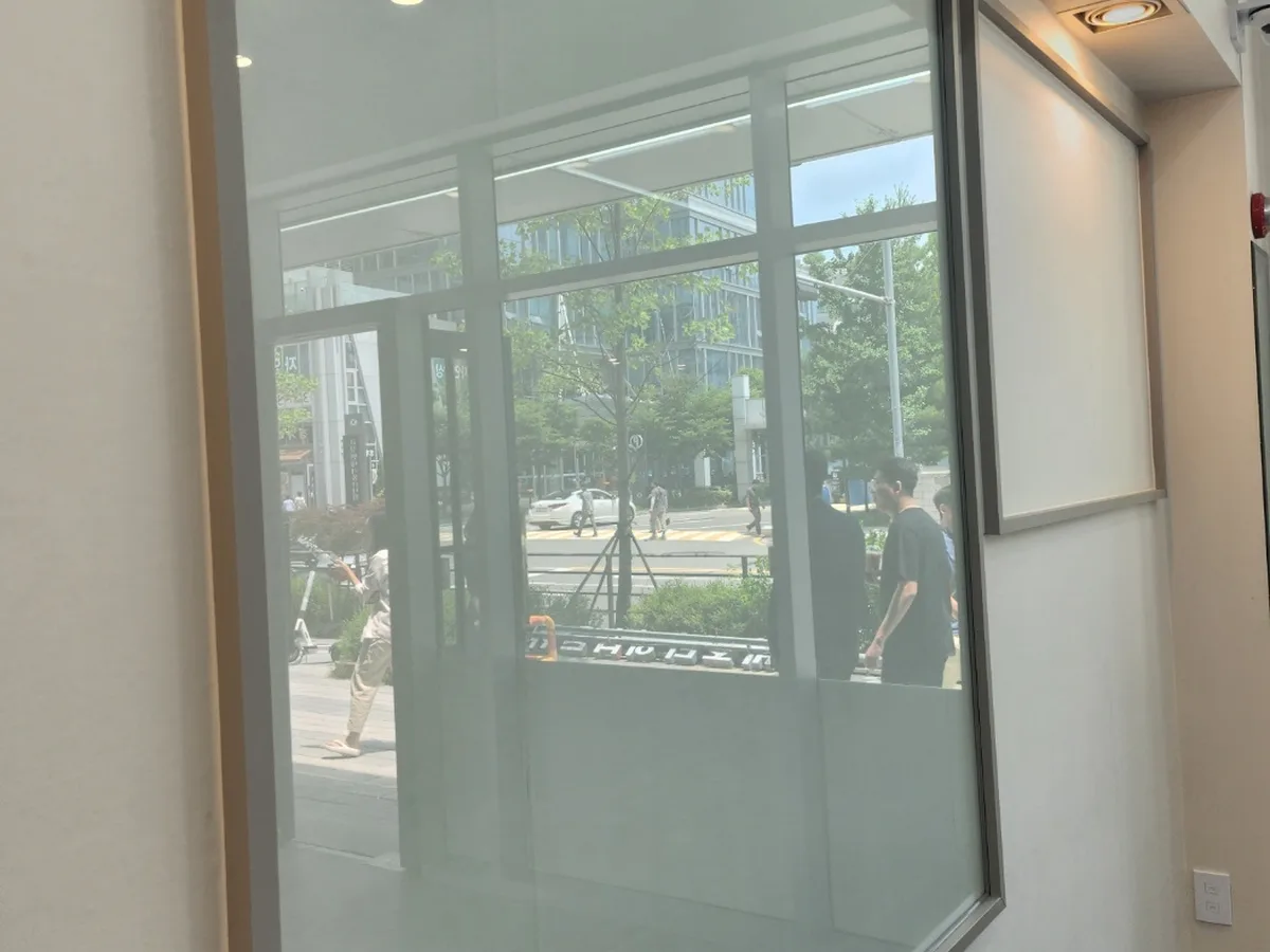 신안군 도초면 건물 복도·대기 동선 야간 위생청소 사례 - 행진크린