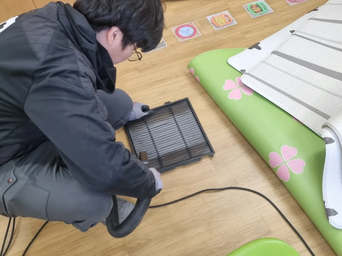 신안군 안좌면 놀이방 낮잠실 장비 주변 정밀 위생청소 사례 - 행진크린