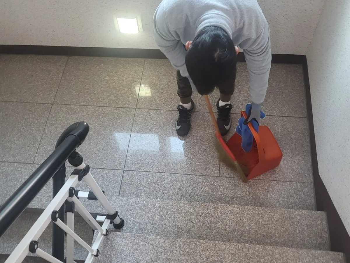 신안군 안좌면 오피스 기계실 장비 주변 정밀 위생청소 사례 - 행진크린